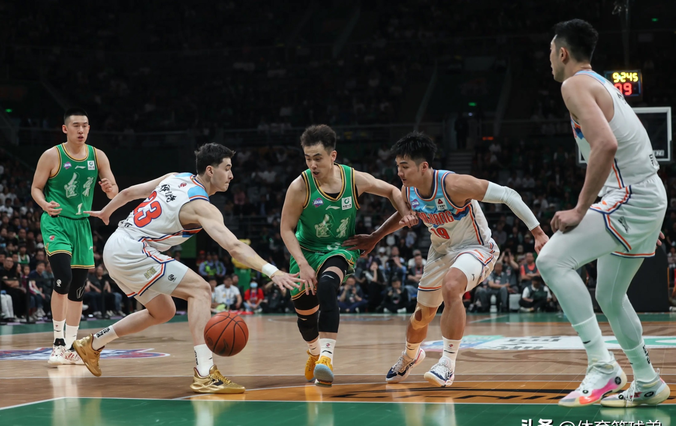 预选赛巅峰对决!辽东烈马队失利天山风暴队,体操赛场再起波澜;外援联手发威(老娘不发威当我是病猫是什么意思) 预选赛巅峰对决!辽东烈马队失利天山风暴队,体操赛场再起波澜;外援联手发威(老娘不发威当我是病猫是什么意思)