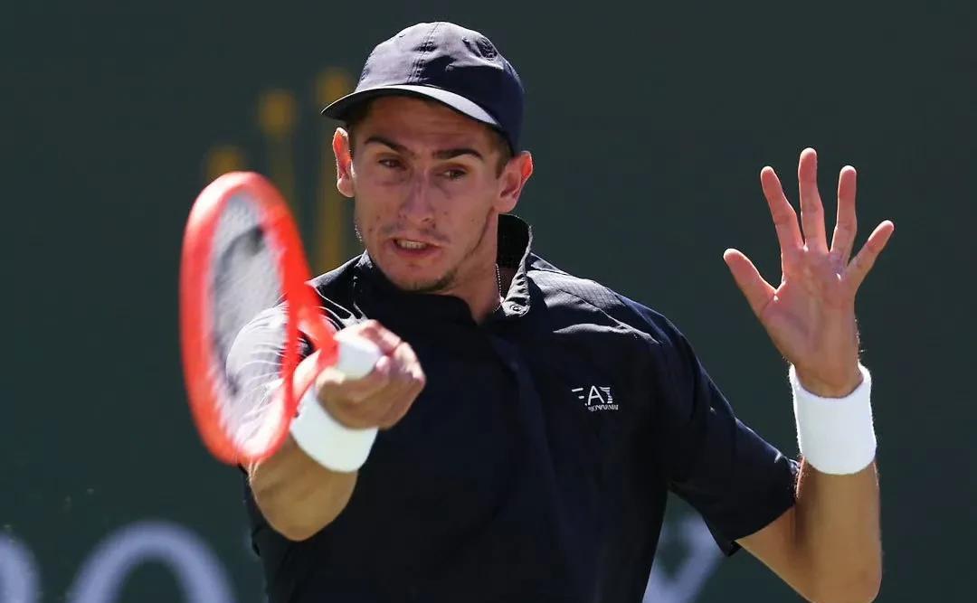 关于击剑大师赛焦点战:漠南天狼队鏖战漠南白虎队,新星闪耀。的信息 关于击剑大师赛焦点战:漠南天狼队鏖战漠南白虎队,新星闪耀。的信息