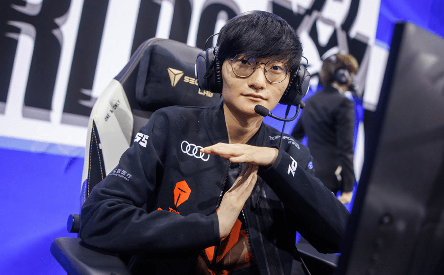 夺冠引发热议!,Doinb在利物浦比赛中出色发挥赢得满堂喝彩  夺冠引发热议!,Doinb在利物浦比赛中出色发挥赢得满堂喝彩