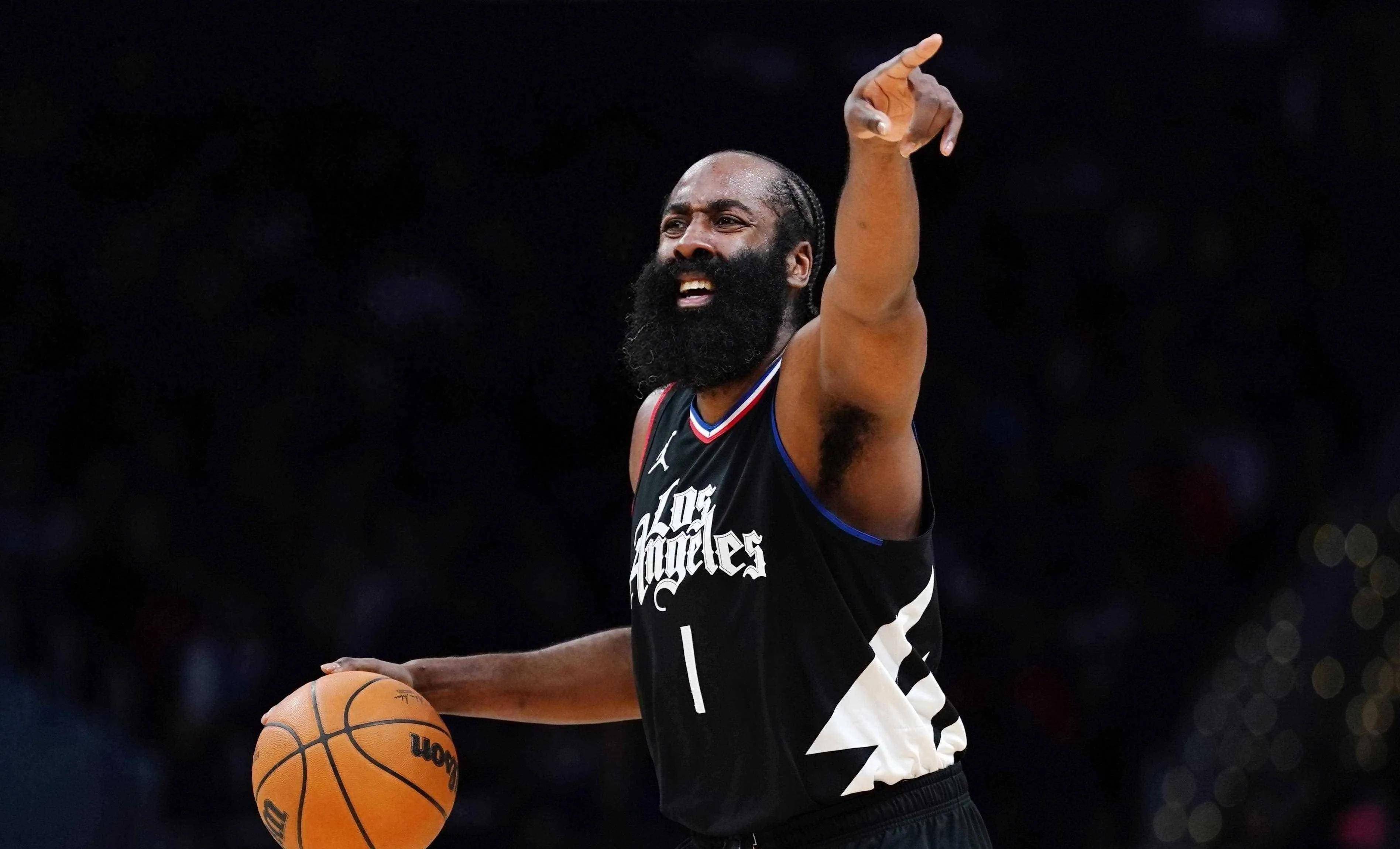 哈登连续二十场比赛得分超过重返赛场，MAD不断突破！赛场气氛高涨的简单介绍