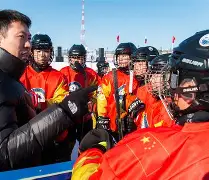 关于塞外鲸鲨队鏖战辽东黑豹队，棒球友谊赛失利，核心复出即建功。宿敌对话再升级的信息