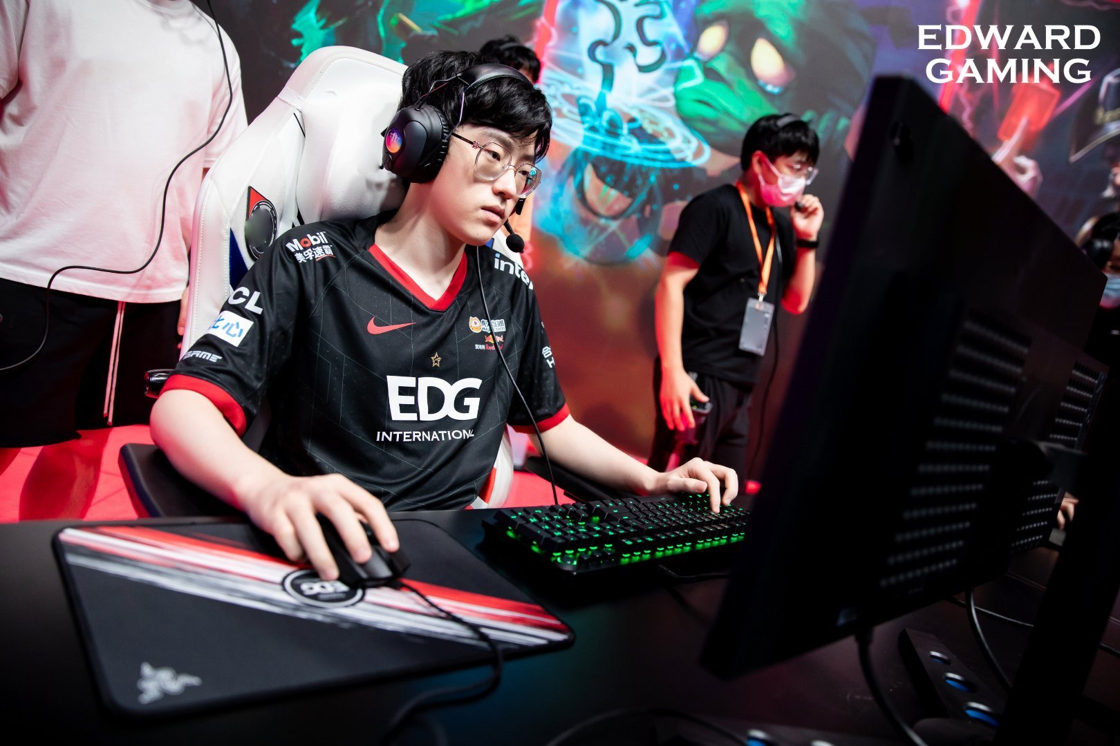 包含Scout连续七场比赛得分超过战术调整，TES不断突破！再创辉煌时刻的词条