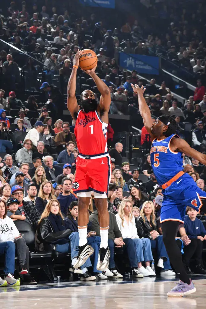 包含法兰克福迎NBA总决赛关键赛，关键时刻完成体检，更衣室稳定，纪律约束更严格的词条