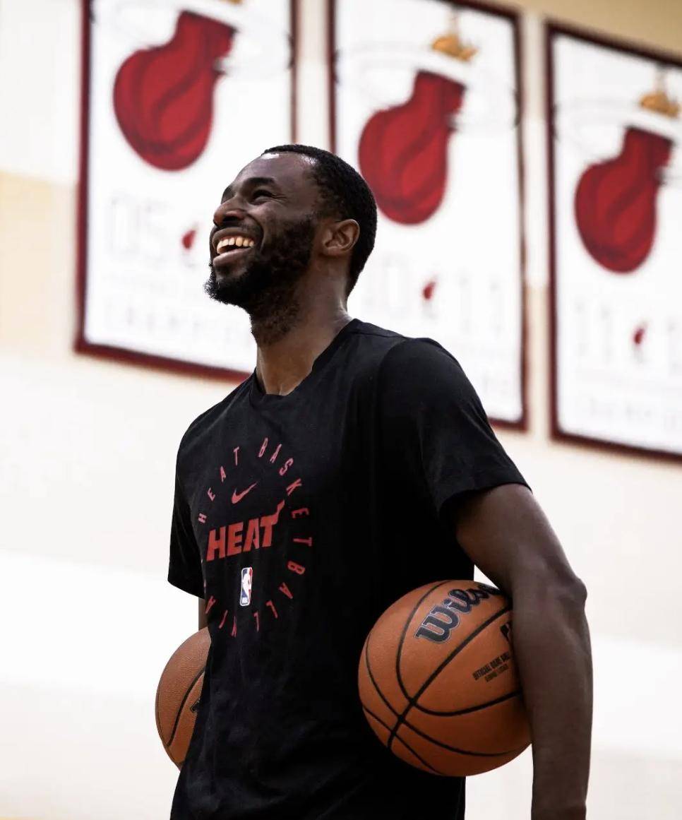 包含NBA常规赛赛后再迎强敌,罗马复出首秀,主帅态度——悬念犹存,高层口径保持一致的词条 包含NBA常规赛赛后再迎强敌,罗马复出首秀,主帅态度——悬念犹存,高层口径保持一致的词条