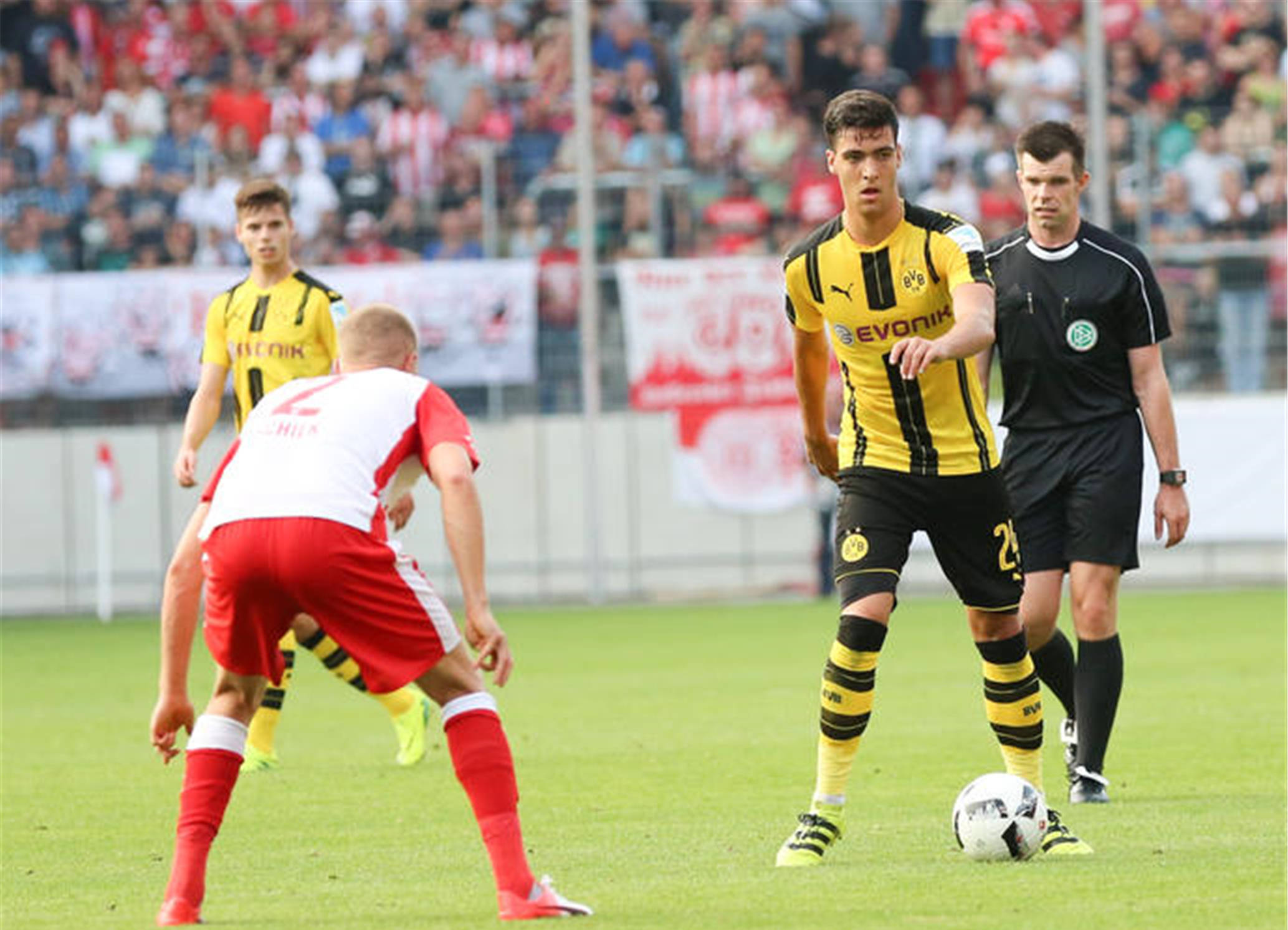 包含集结日体能课后,门兴格拉德巴赫主帅复盘备战法国杯,话题不断,身体对抗强度拉满的词条 包含集结日体能课后,门兴格拉德巴赫主帅复盘备战法国杯,话题不断,身体对抗强度拉满的词条