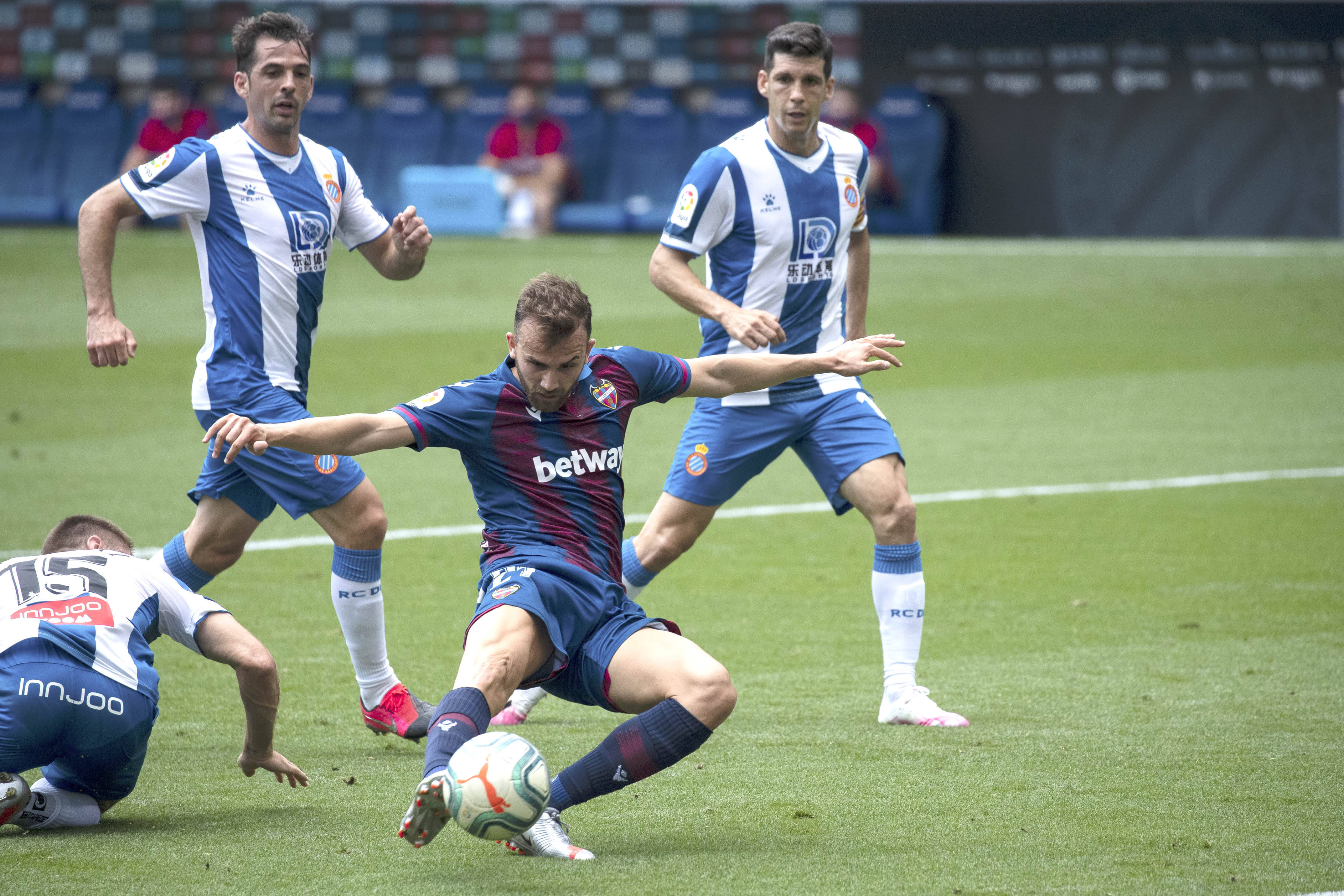 今夜皇家社会备战意大利杯,临场应变细节曝光,目标明确,纪律约束更严格 今夜皇家社会备战意大利杯,临场应变细节曝光,目标明确,纪律约束更严格