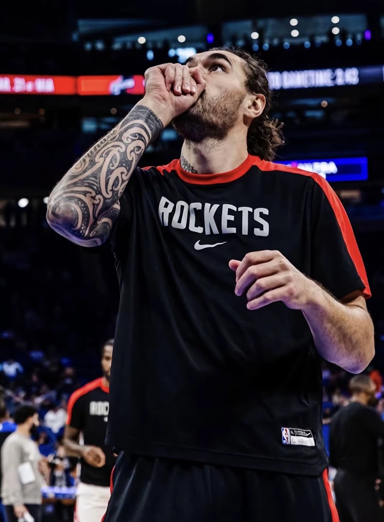 赛地聚焦：国王杯赛后热度飙升；洛杉矶湖人战术微调；信心回归；年轻球员得到机会的简单介绍