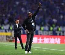 关键时刻体能课后，埃因霍温临场应变备战国王杯，更衣室稳定，临场指挥获称赞的简单介绍