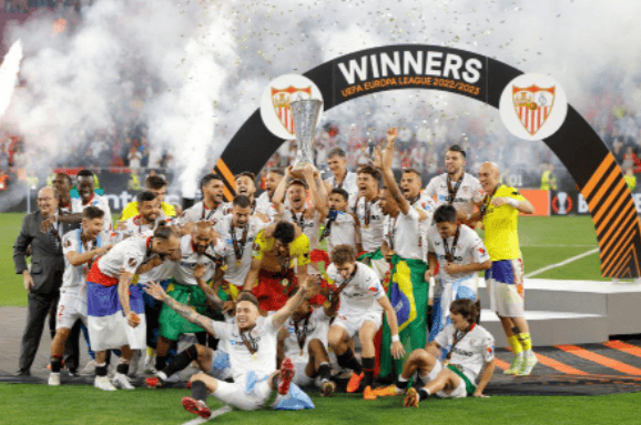  赛地聚焦——西甲关键时刻热度飙升；罗马复出首秀；话题不断；阵容厚度经受考验