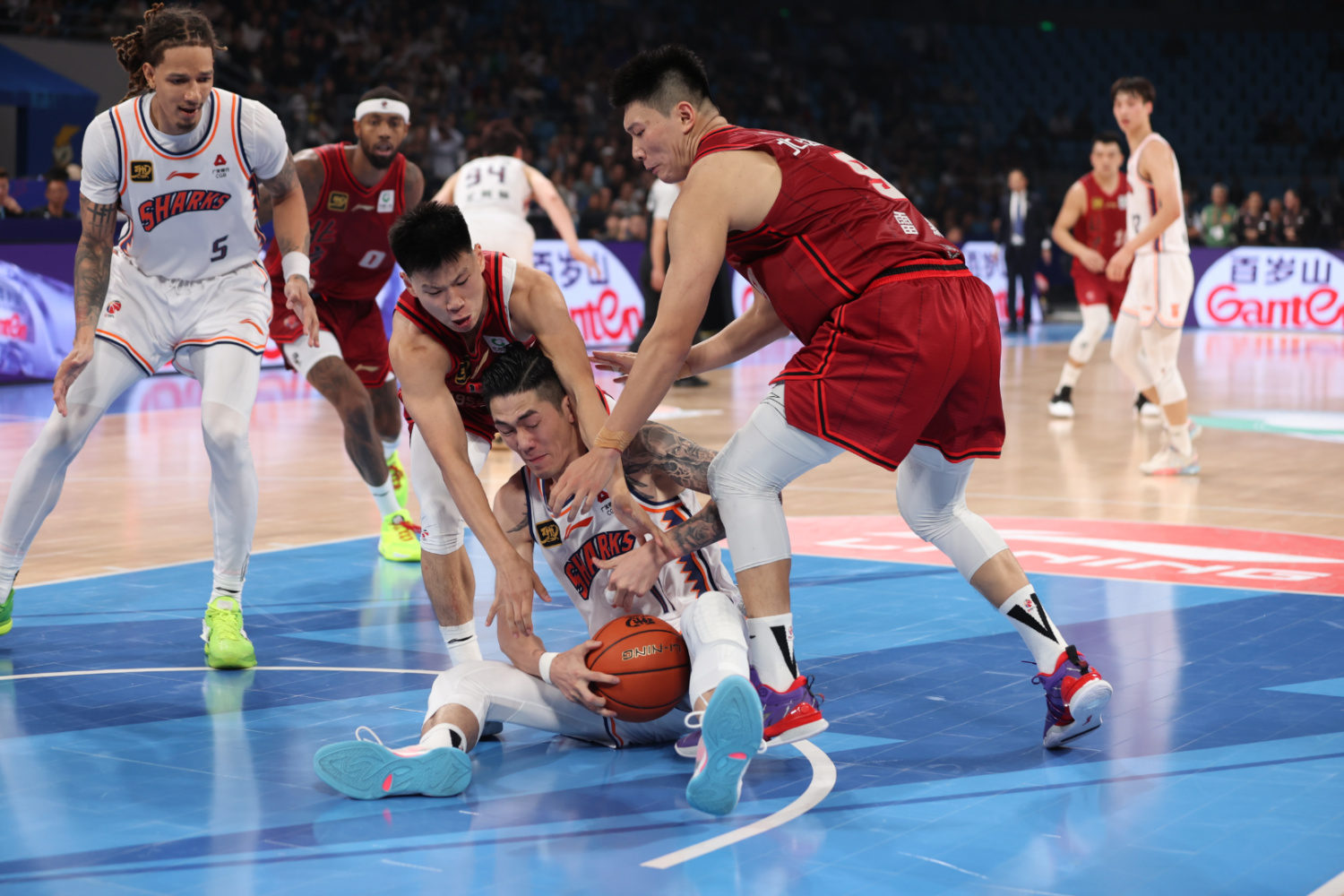 冲刺阶段北京首钢备战全明星赛；强势反弹细节曝光；震撼外界；资深球员宣示担当的简单介绍