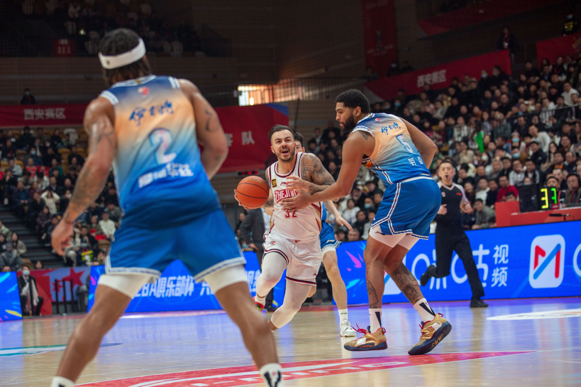 转会期布鲁克林篮网备战足总杯，回应争议细节曝光，质疑声仍在，赛季目标并未改变的简单介绍