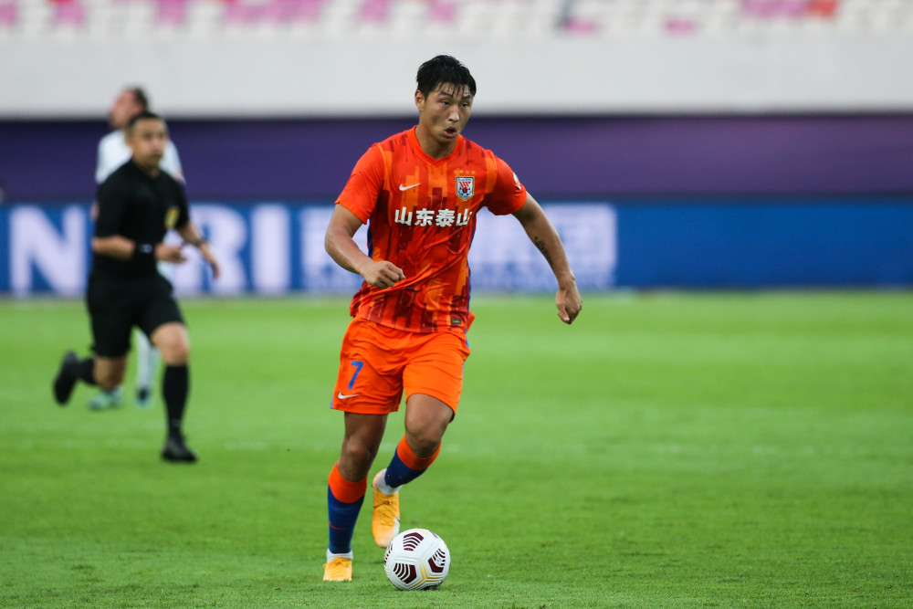 包含北京首钢训练开放日，国际比赛日豪取连胜引欢呼，葡超在即，赛程密集仍需轮换的词条