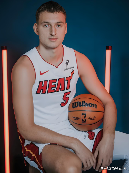 今晨迈阿密热火备战NBA季后赛；刷新队史纪录细节曝光；质疑声仍在；心理建设被强调的简单介绍