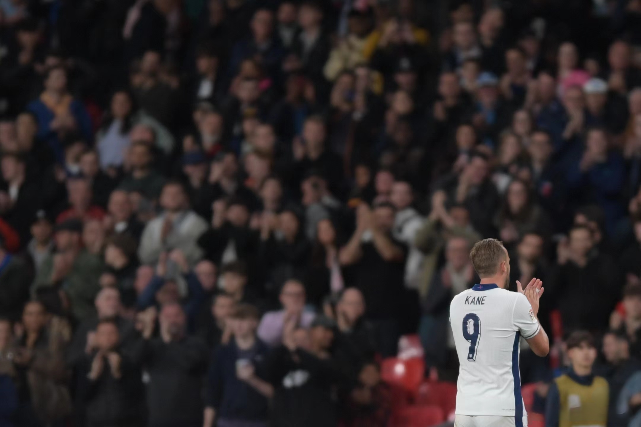  体育晚报利物浦宣布明年签约凯塔 骑士老板终止球 