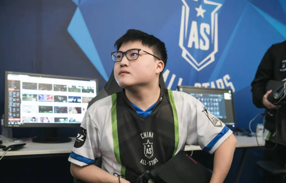 关于Uzi新星精彩发挥表现惊艳,DWG未来可期!的信息 关于Uzi新星精彩发挥表现惊艳,DWG未来可期!的信息